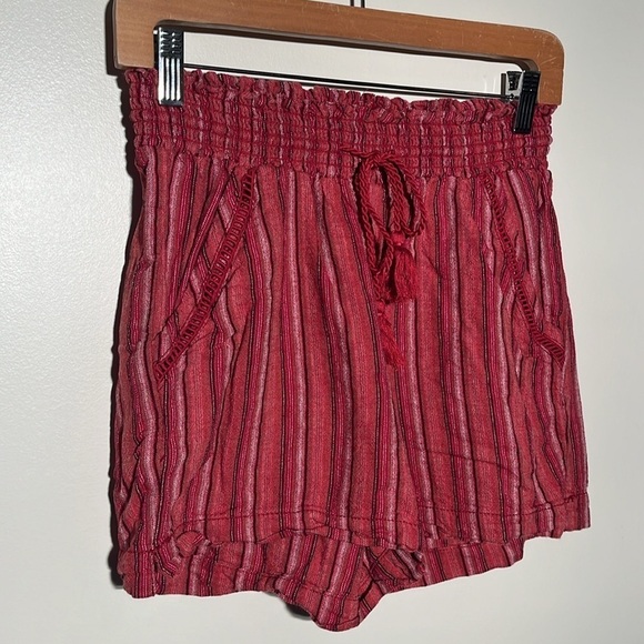 Briggs Linen Blend Striped Shorts - Picture 2 of 7